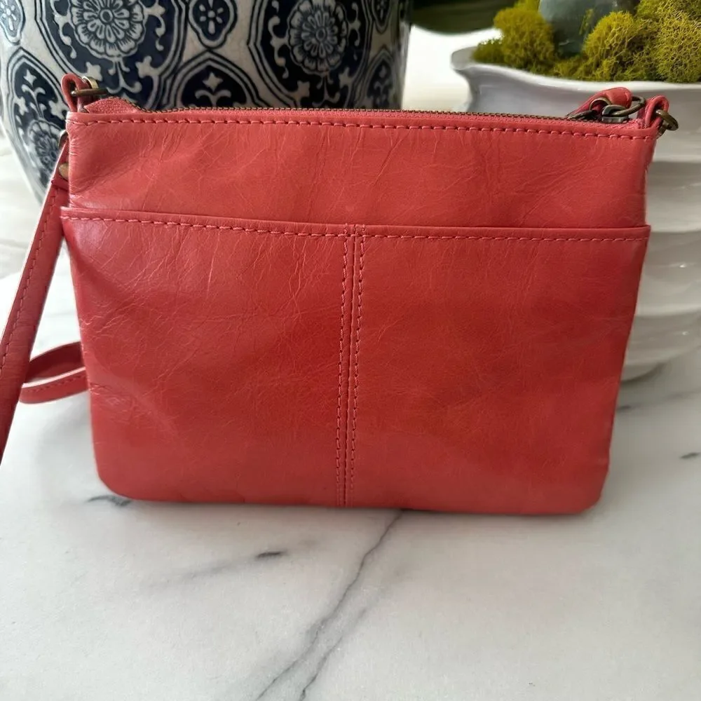 Hobo Jetty convertible mini crossbody in tea rose